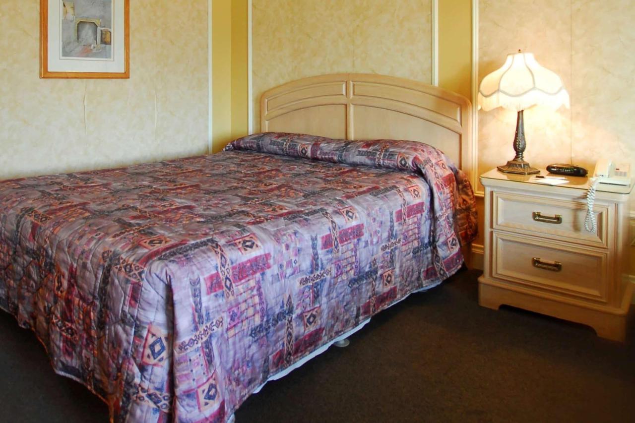 Hotel Travelodge By Wyndham Victoriaville Esterno foto