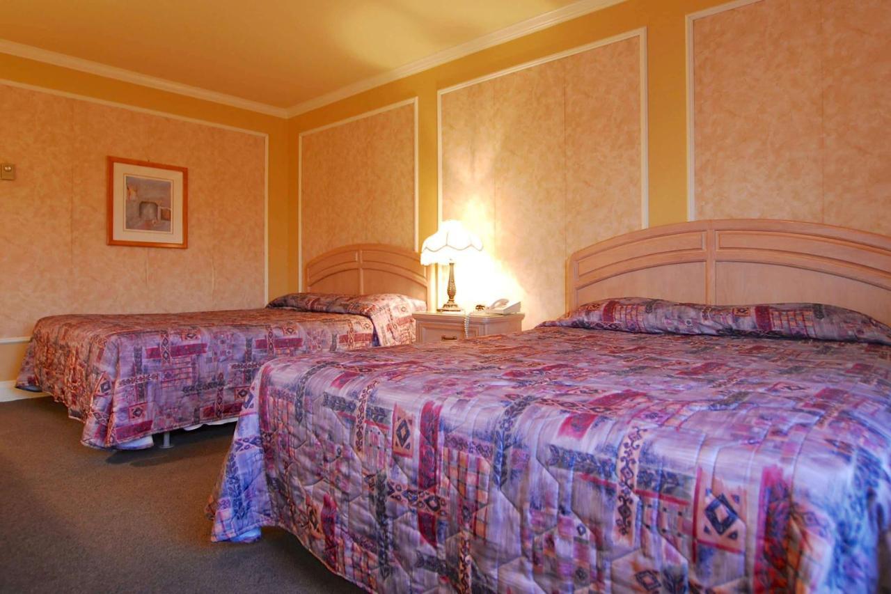 Hotel Travelodge By Wyndham Victoriaville Esterno foto