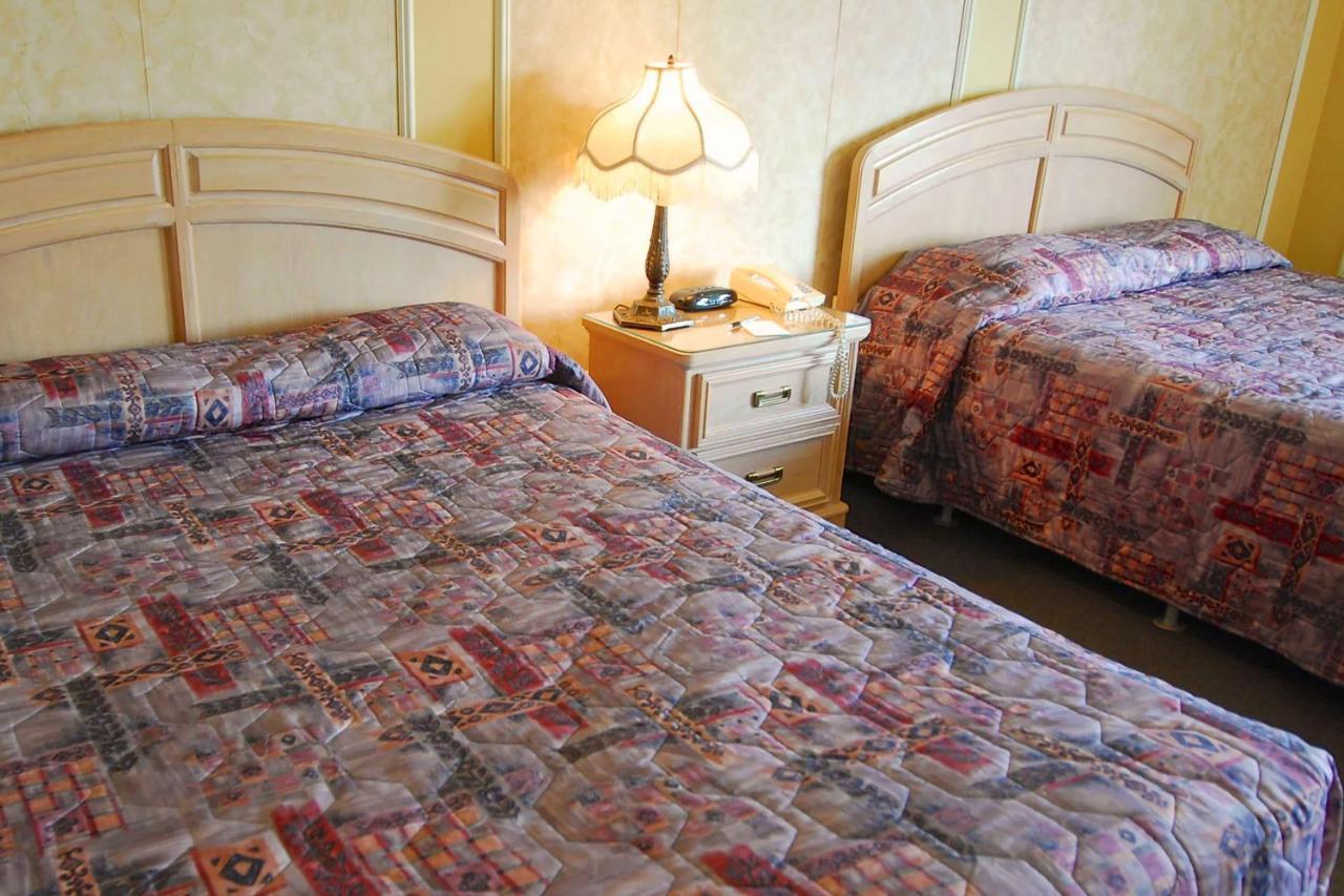 Hotel Travelodge By Wyndham Victoriaville Esterno foto