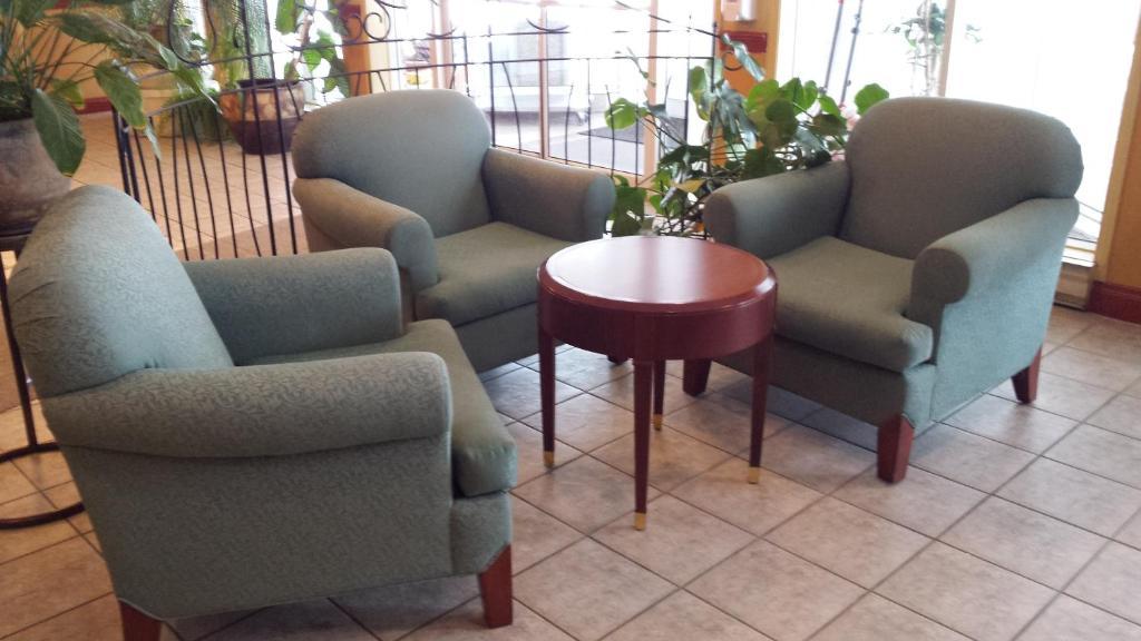 Hotel Travelodge By Wyndham Victoriaville Esterno foto