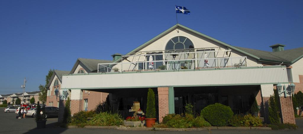 Hotel Travelodge By Wyndham Victoriaville Esterno foto