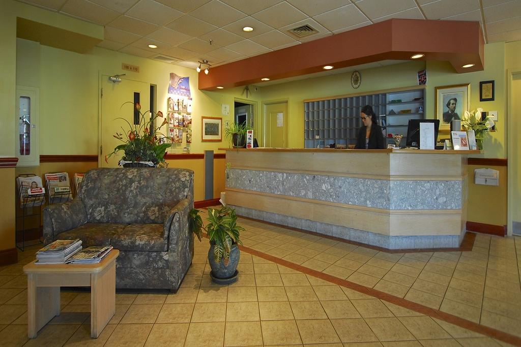 Hotel Travelodge By Wyndham Victoriaville Esterno foto