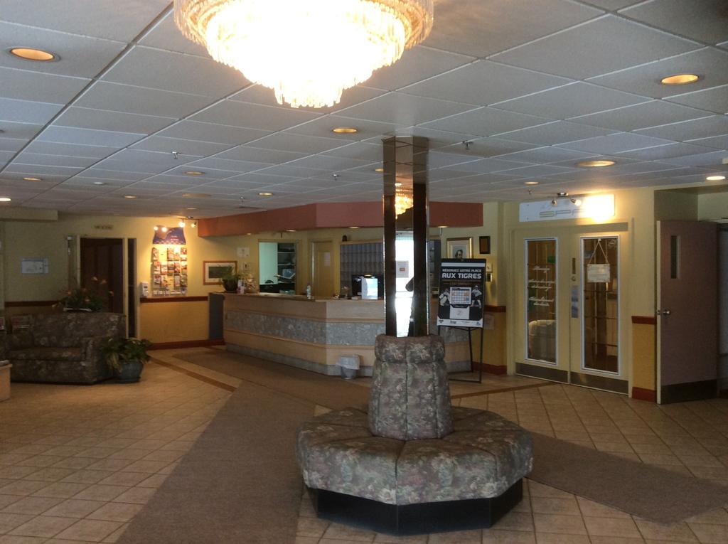 Hotel Travelodge By Wyndham Victoriaville Esterno foto