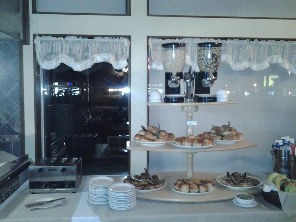 Hotel Travelodge By Wyndham Victoriaville Esterno foto