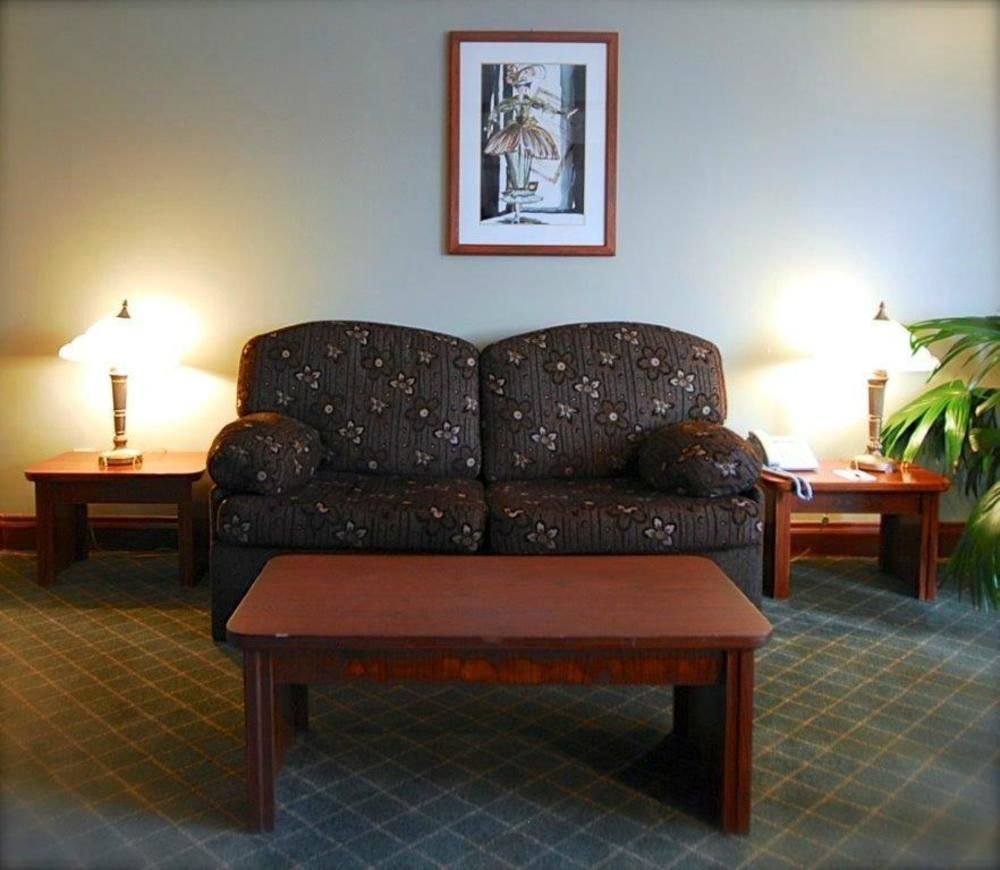 Hotel Travelodge By Wyndham Victoriaville Esterno foto