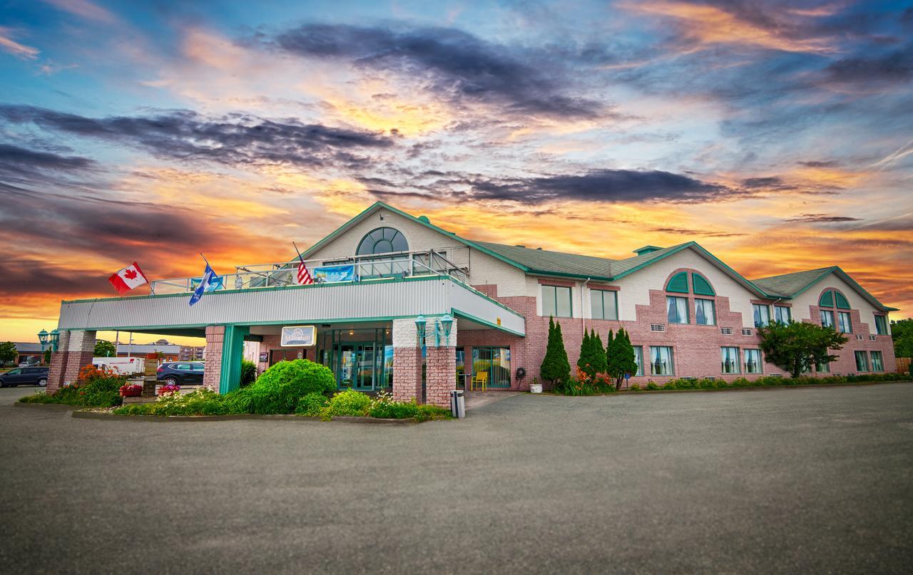 Hotel Travelodge By Wyndham Victoriaville Esterno foto
