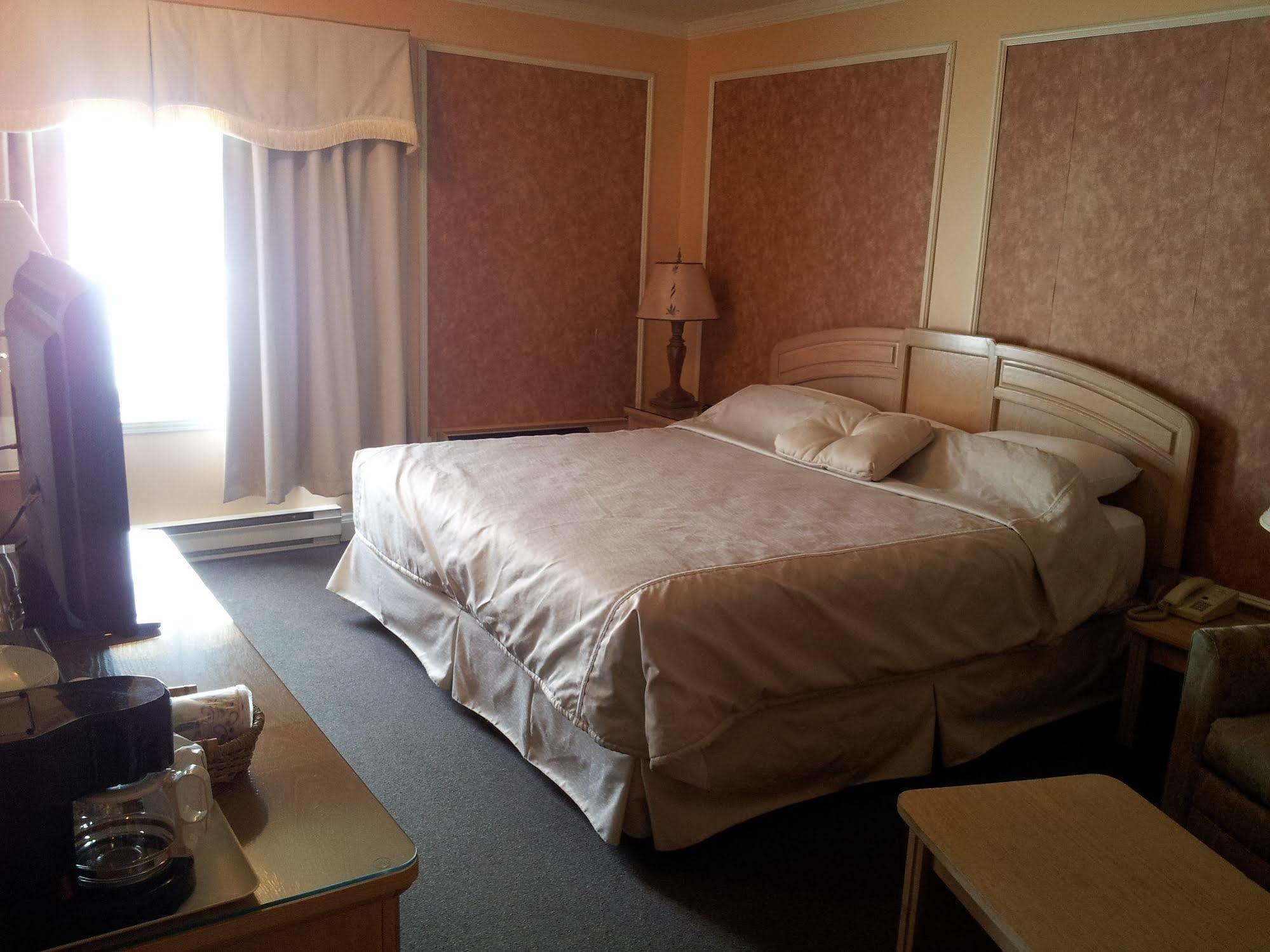 Hotel Travelodge By Wyndham Victoriaville Esterno foto